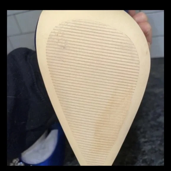 Nine West pointy toe Blue Satin sexy pumps heels with crystal applicae Size 9M - Picture 8 of 10